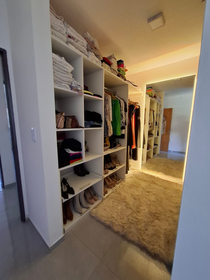VENDO CASA 2 DORM. VILLA CATALINA PRIMERA ETAPA. ESCRITURA