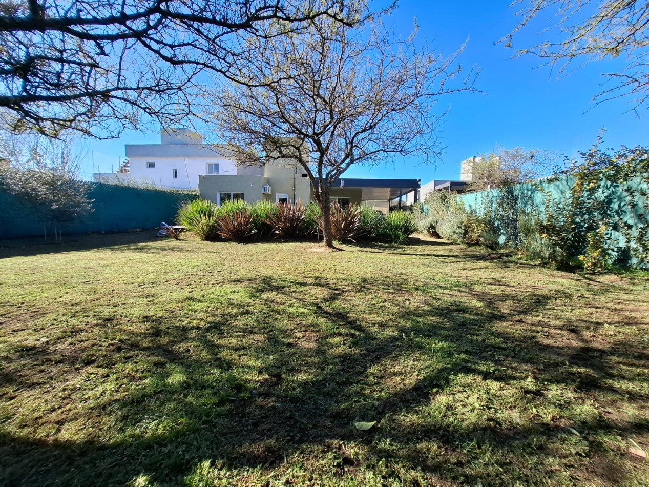 VENDO CASA 2 DORM. VILLA CATALINA PRIMERA ETAPA. ESCRITURA