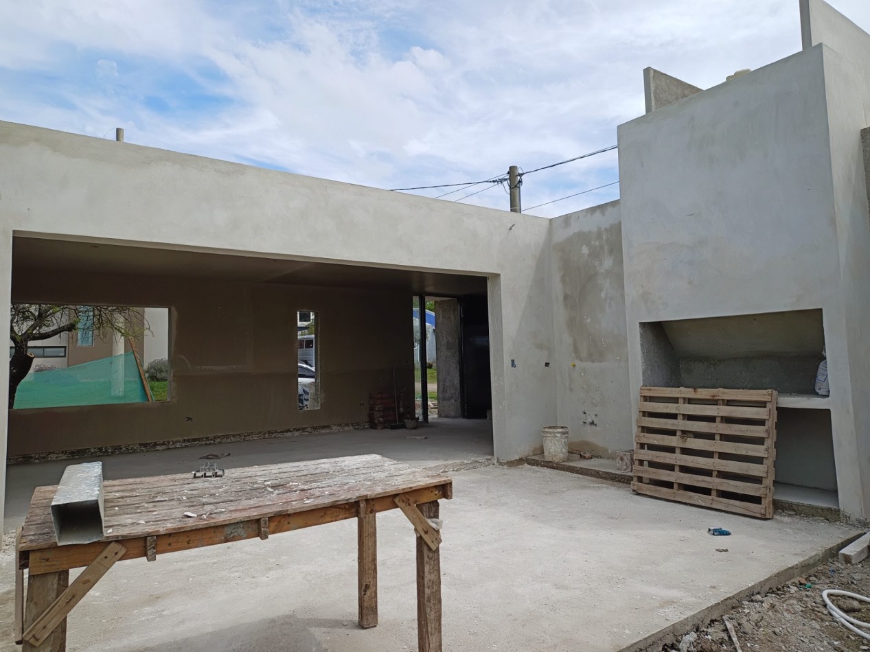 Vendo casa de 3 dormitorios a estrenar en Villa Catalina.