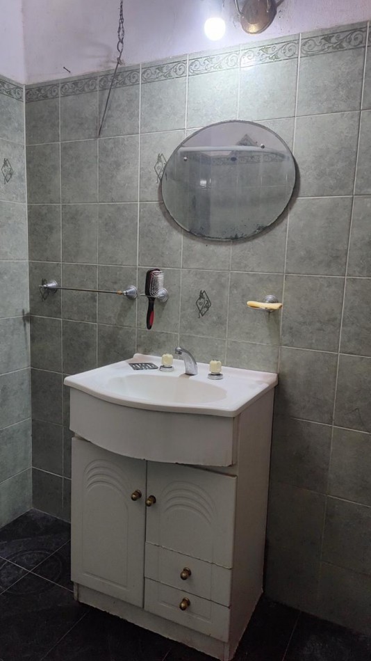 CASA EN VENTA A RECICLAR. 2 DORM. B° MARIANO FRAGUEIRO. C/ESCRITURA!!!