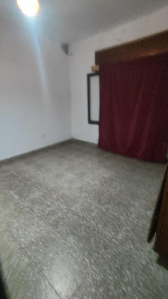CASA EN VENTA A RECICLAR. 2 DORM. B° MARIANO FRAGUEIRO. C/ESCRITURA!!!