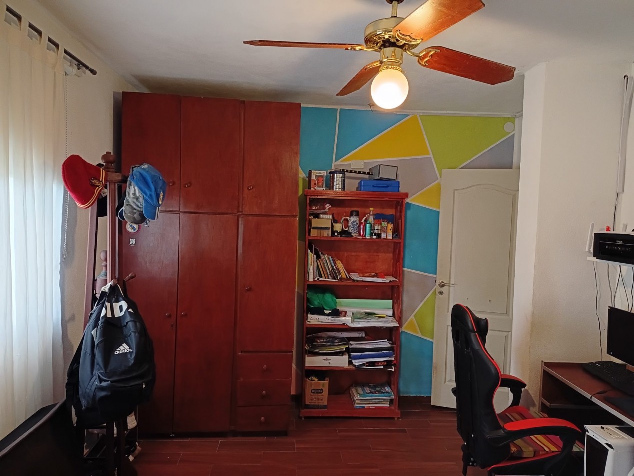 VENDO CASA 2 DOR. VILLA CATALINA. ESCRITURA Y OBRA DE GAS PAGADA.