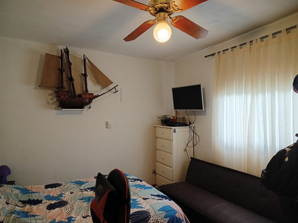 VENDO CASA 2 DOR. VILLA CATALINA. ESCRITURA Y OBRA DE GAS PAGADA.
