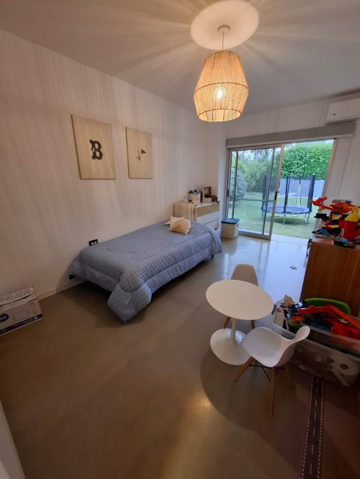 VENDO MODERNA CASA 2 DORM. + PILETA Y QUINCHO B° BELA VISTA. APTO CREDITO