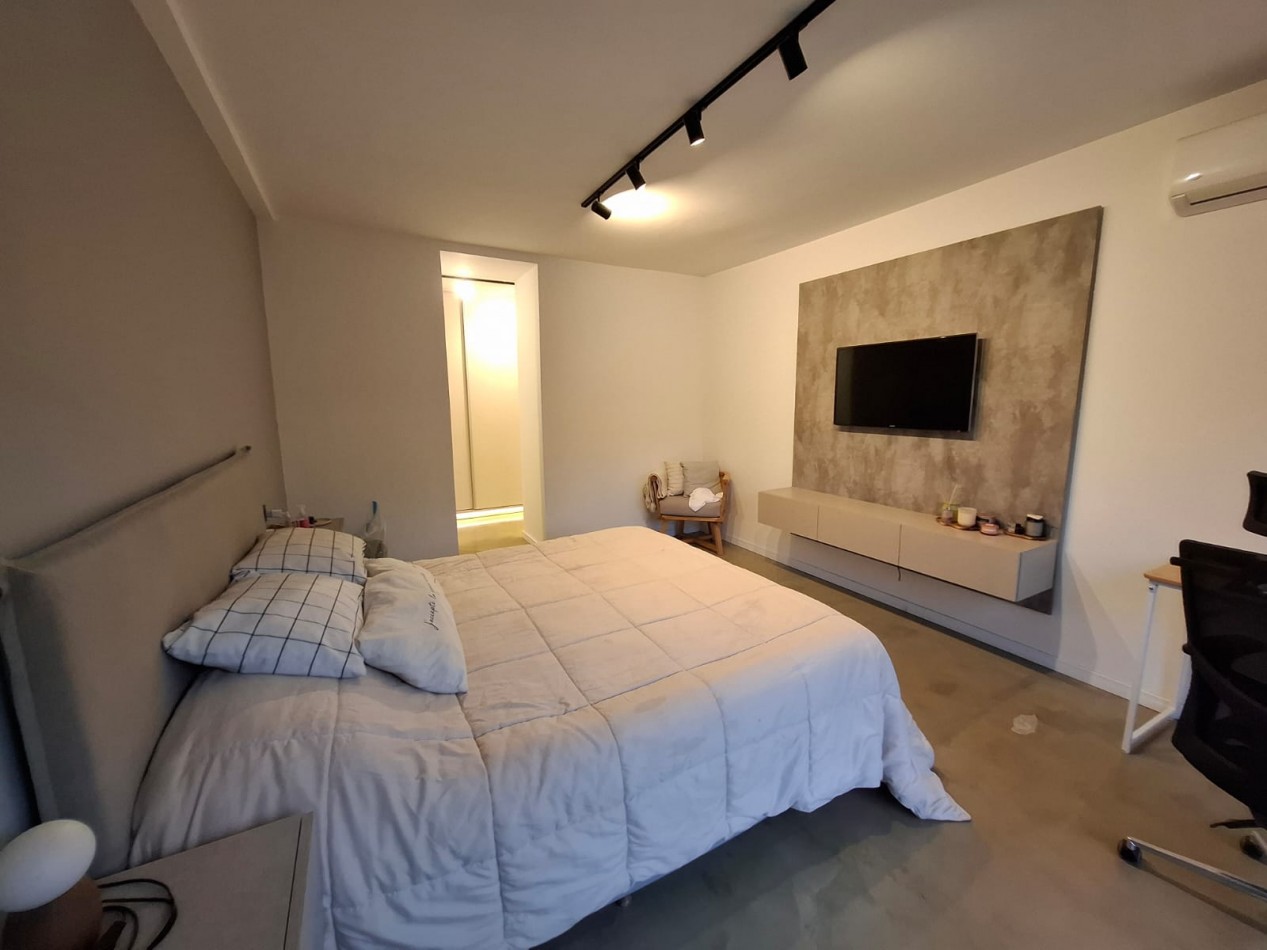VENDO MODERNA CASA 2 DORM. + PILETA Y QUINCHO B° BELA VISTA. APTO CREDITO