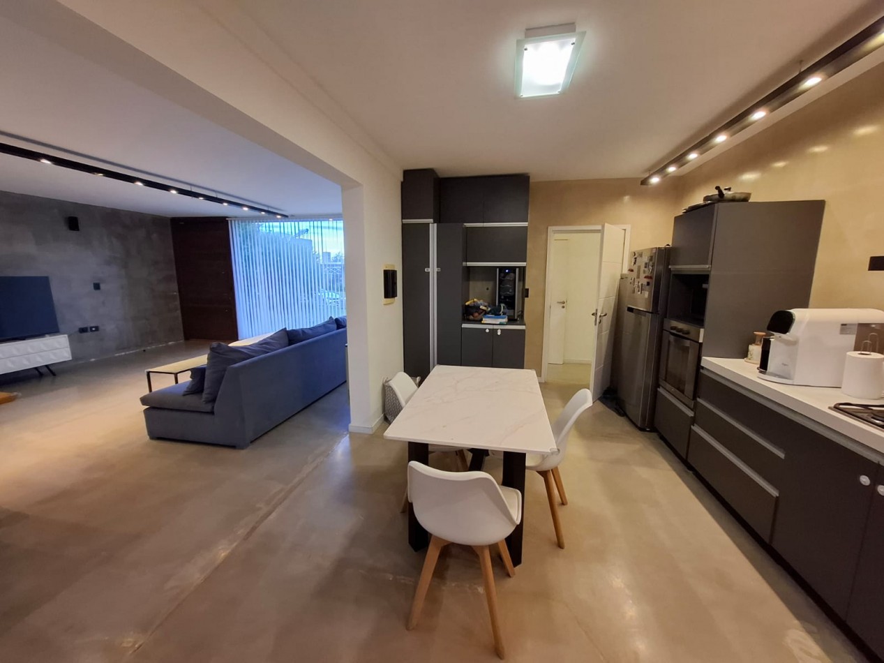 VENDO MODERNA CASA 2 DORM. + PILETA Y QUINCHO B° BELA VISTA. APTO CREDITO