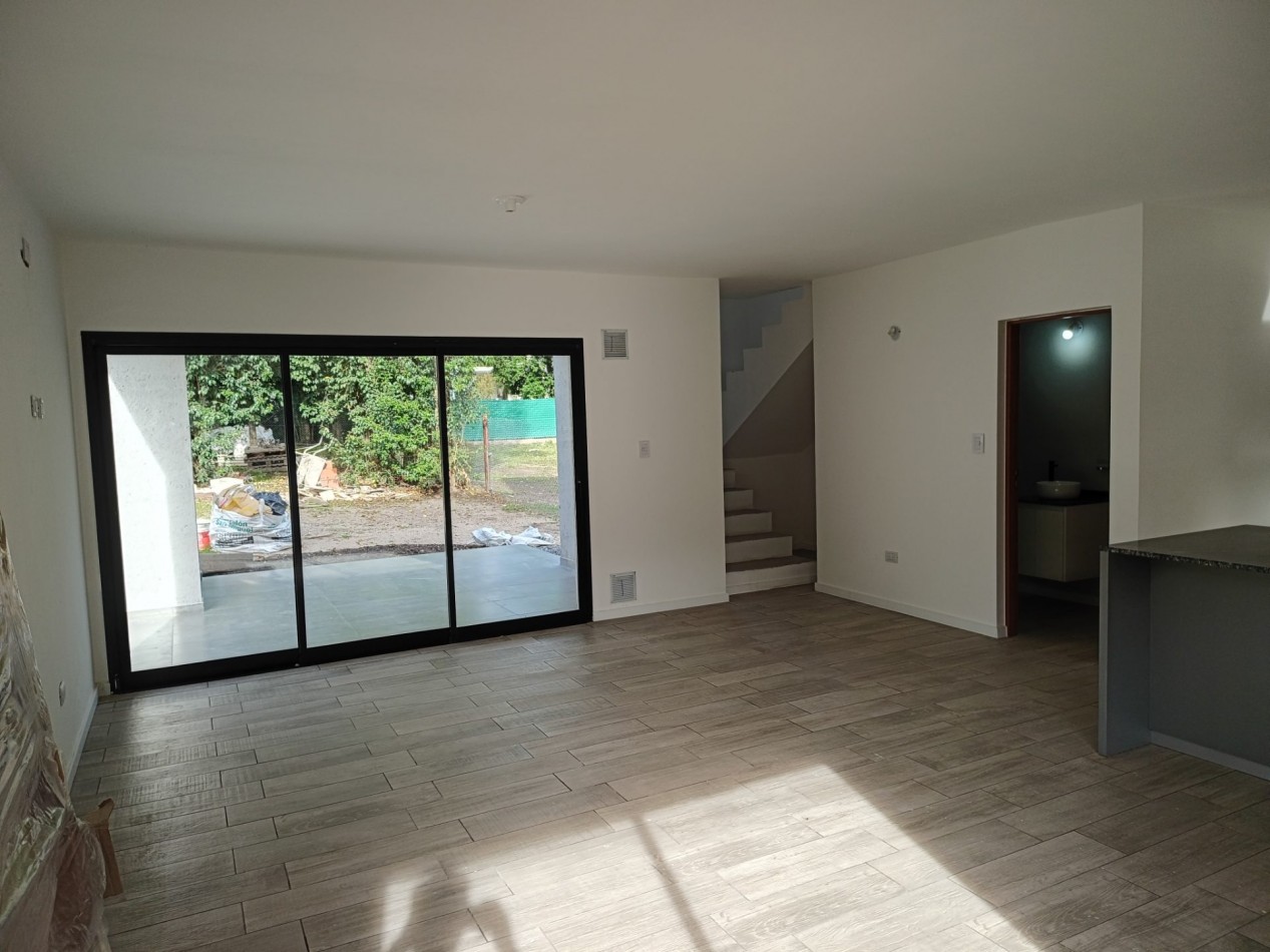 VENDO CASA 3 DORMITORIOS VILLA CATALINA A ESTRENAR