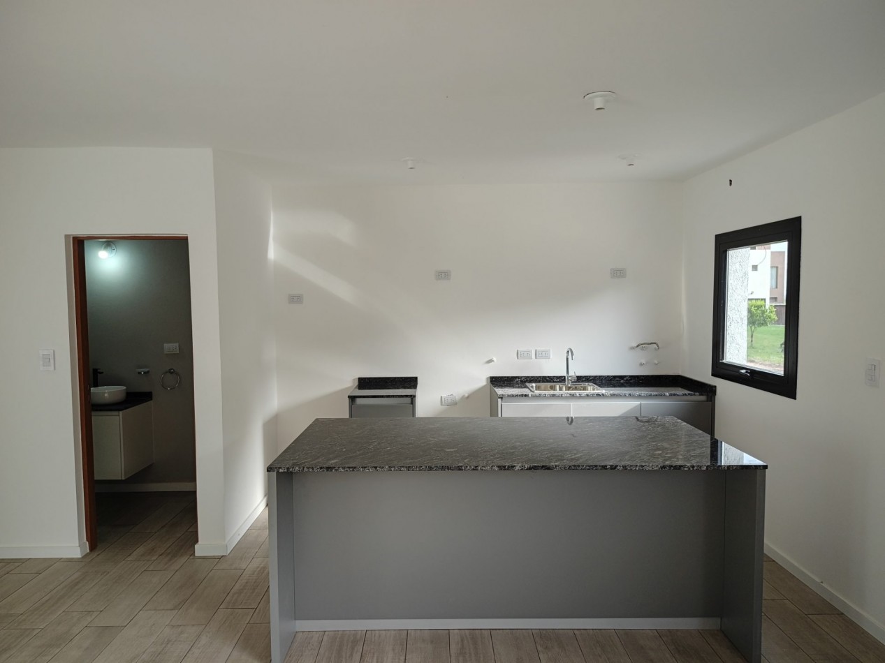 VENDO CASA 3 DORMITORIOS VILLA CATALINA A ESTRENAR