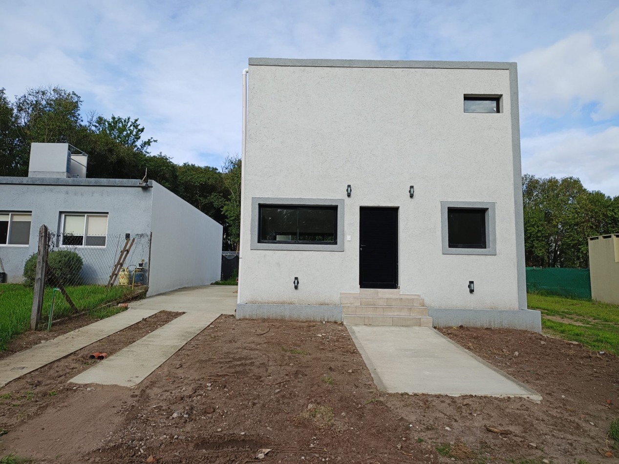 VENDO CASA 3 DORMITORIOS VILLA CATALINA A ESTRENAR