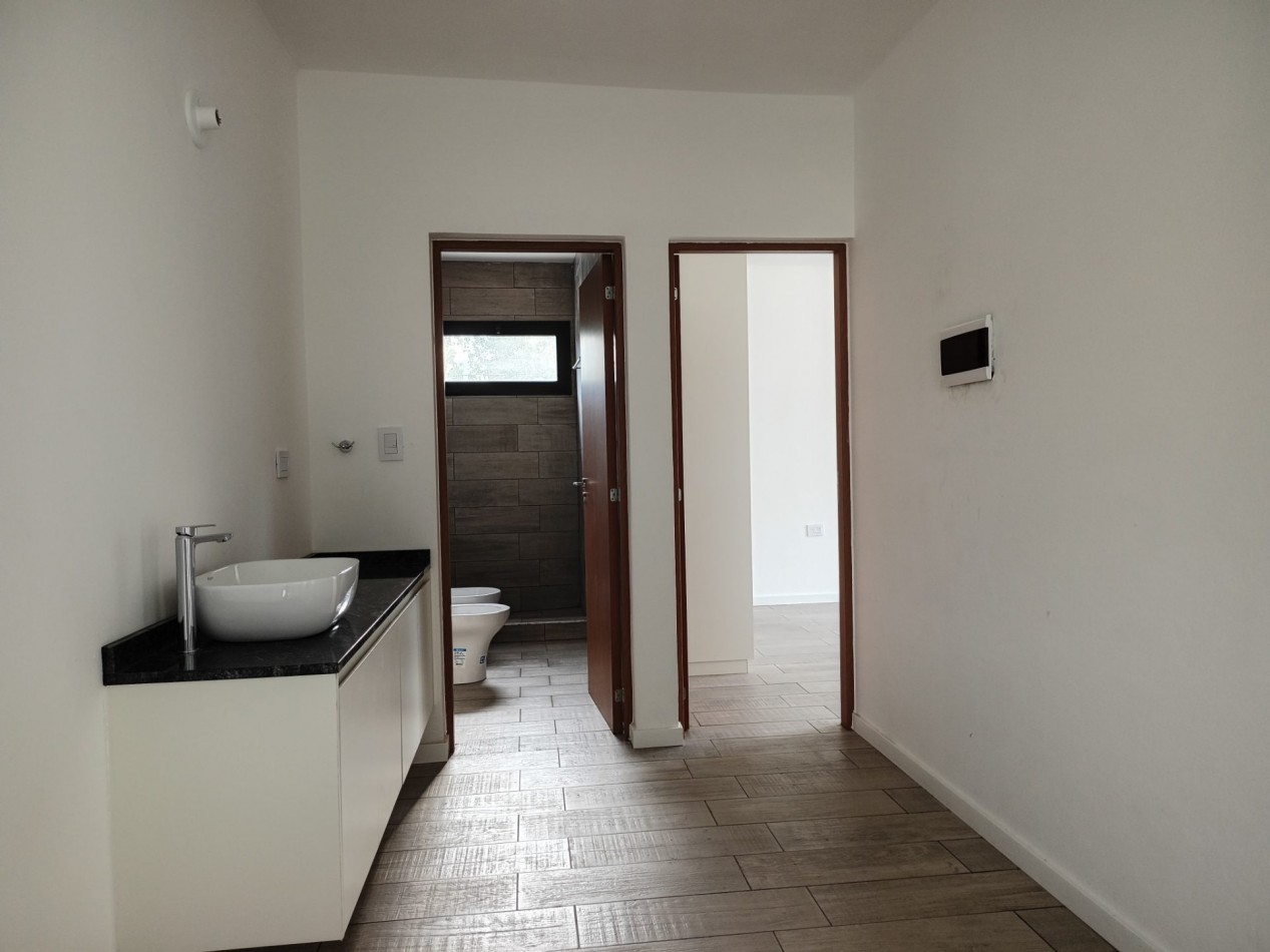VENDO CASA 3 DORMITORIOS VILLA CATALINA A ESTRENAR