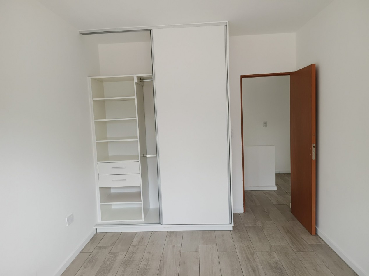 VENDO CASA 3 DORMITORIOS VILLA CATALINA A ESTRENAR