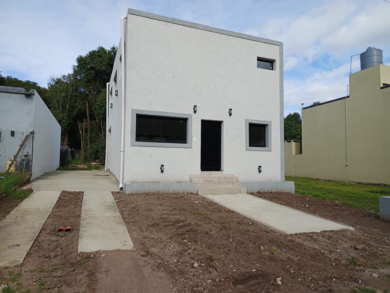 VENDO CASA 3 DORMITORIOS VILLA CATALINA A ESTRENAR