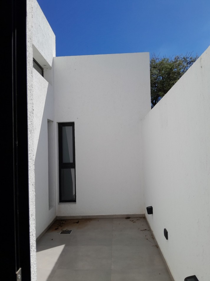 VENDO HERMOSA CASA DE 2 DORM. A ESTRENAR EN LAS CAÑITAS.