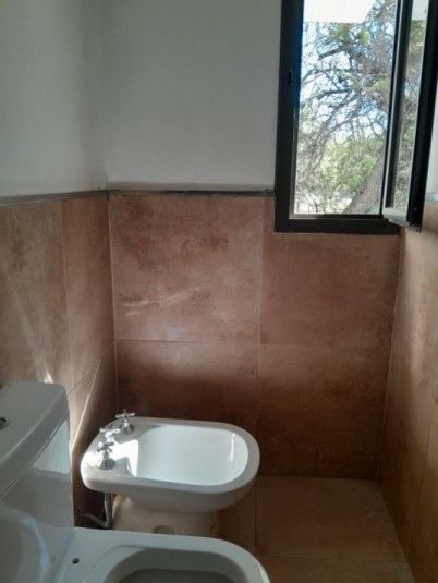 VENTA CASA 3 DORMITORIOS - VILLA CATALINA - PRIMERA ETAPA - ESCRITURA