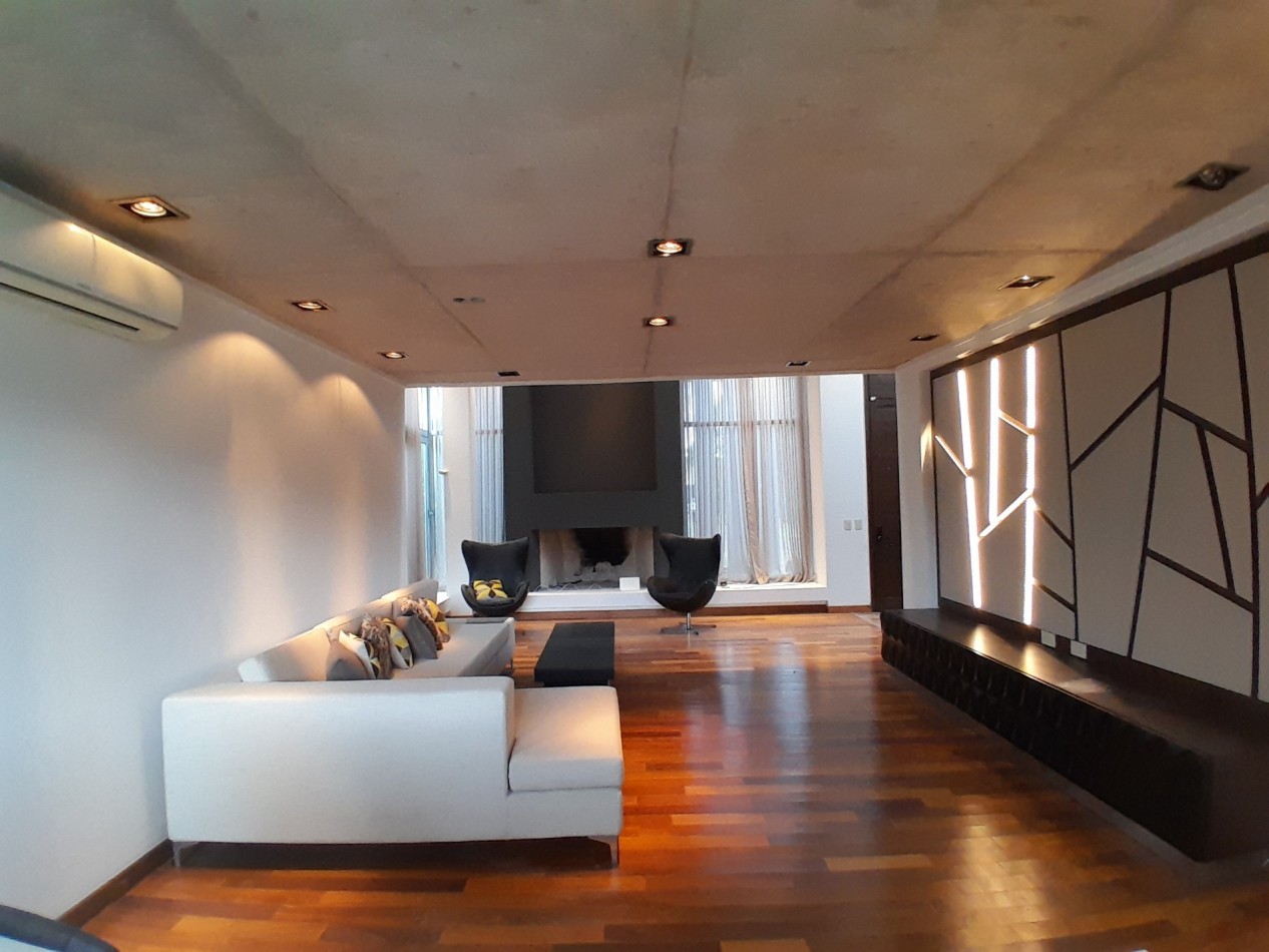 VENDO MODERNA CASA DE 3 DORMITORIOS SAN ISIDRO COUNTRY