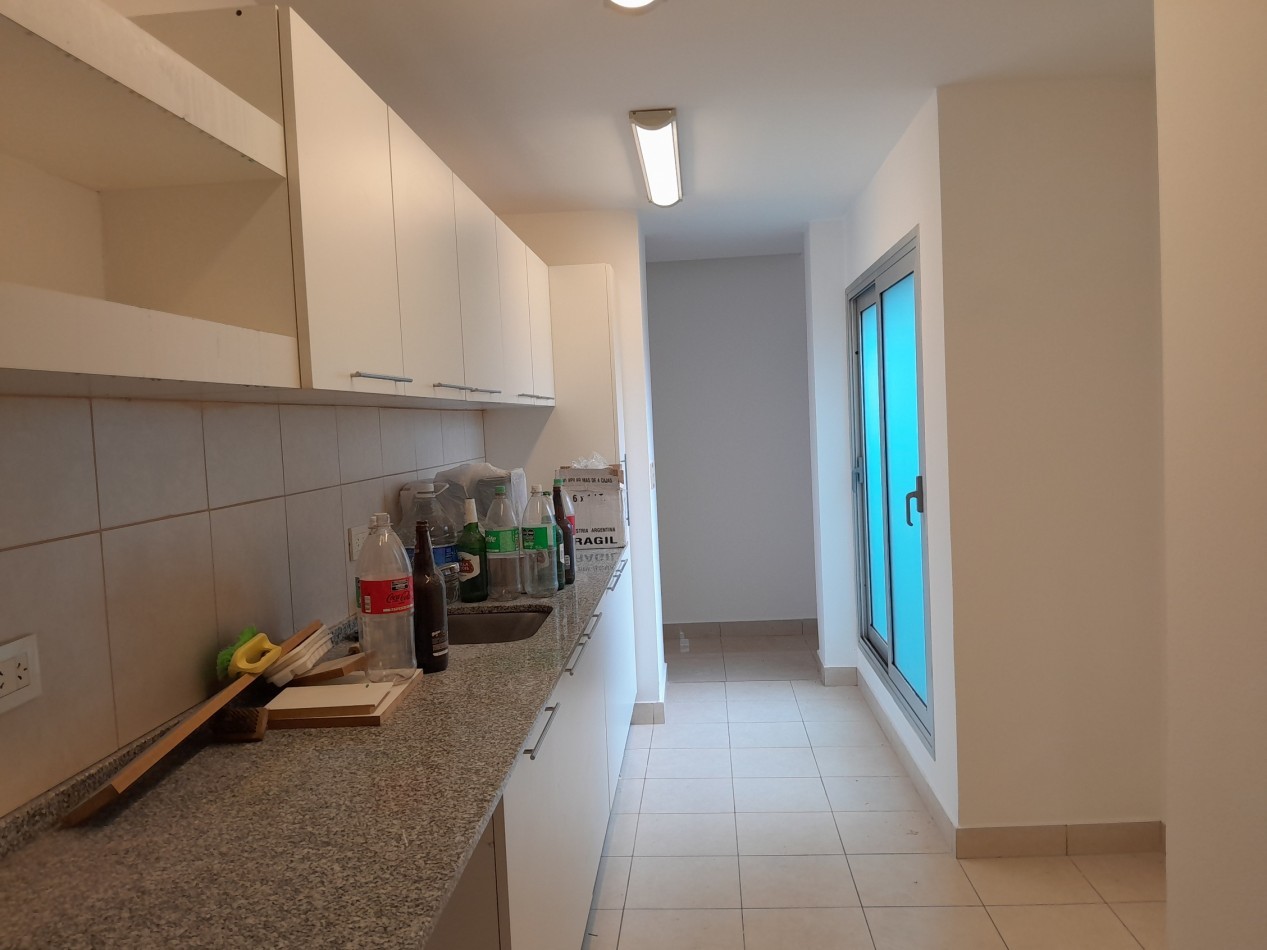 VENDO MODERNA CASA DE 3 DORMITORIOS SAN ISIDRO COUNTRY