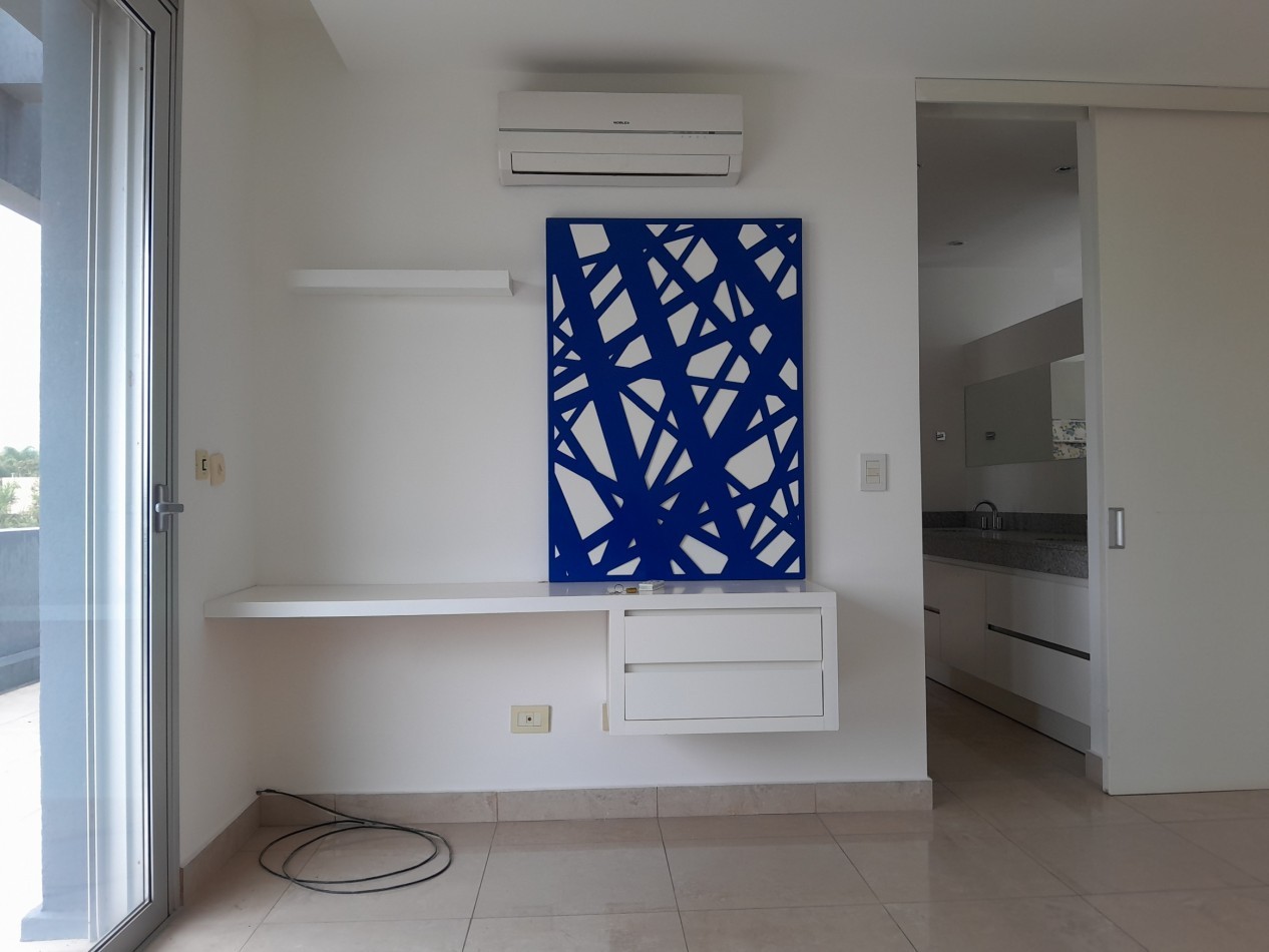 VENDO MODERNA CASA DE 3 DORMITORIOS SAN ISIDRO COUNTRY