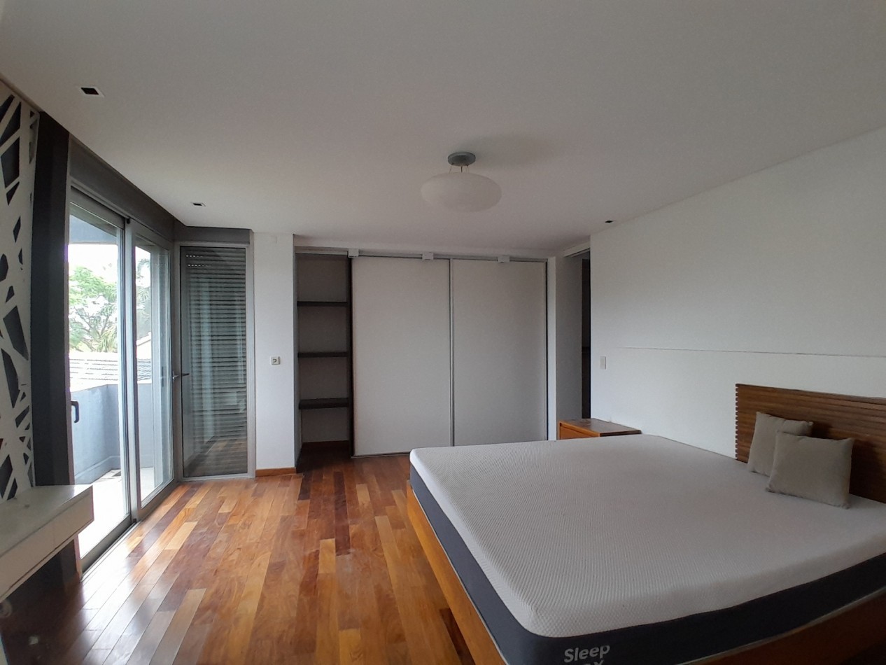 VENDO MODERNA CASA DE 3 DORMITORIOS SAN ISIDRO COUNTRY