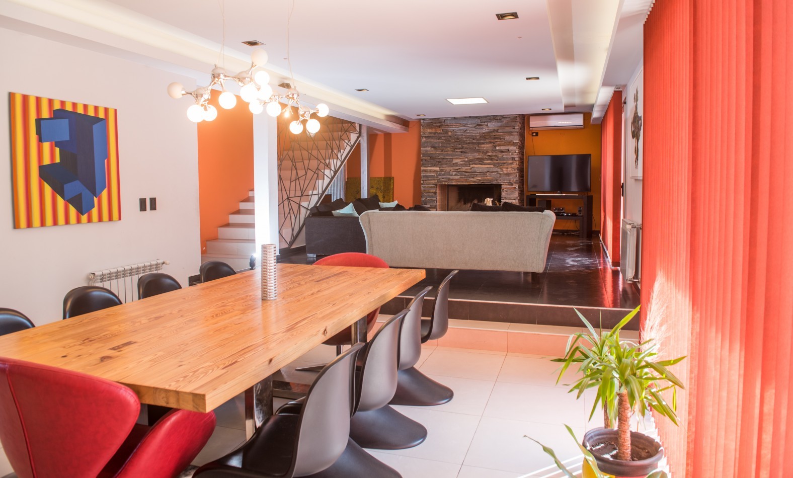 Alquiler Casa de 3 dorm. Semi-Amoblada en Country Tierralta - Barrancas del Sol Este