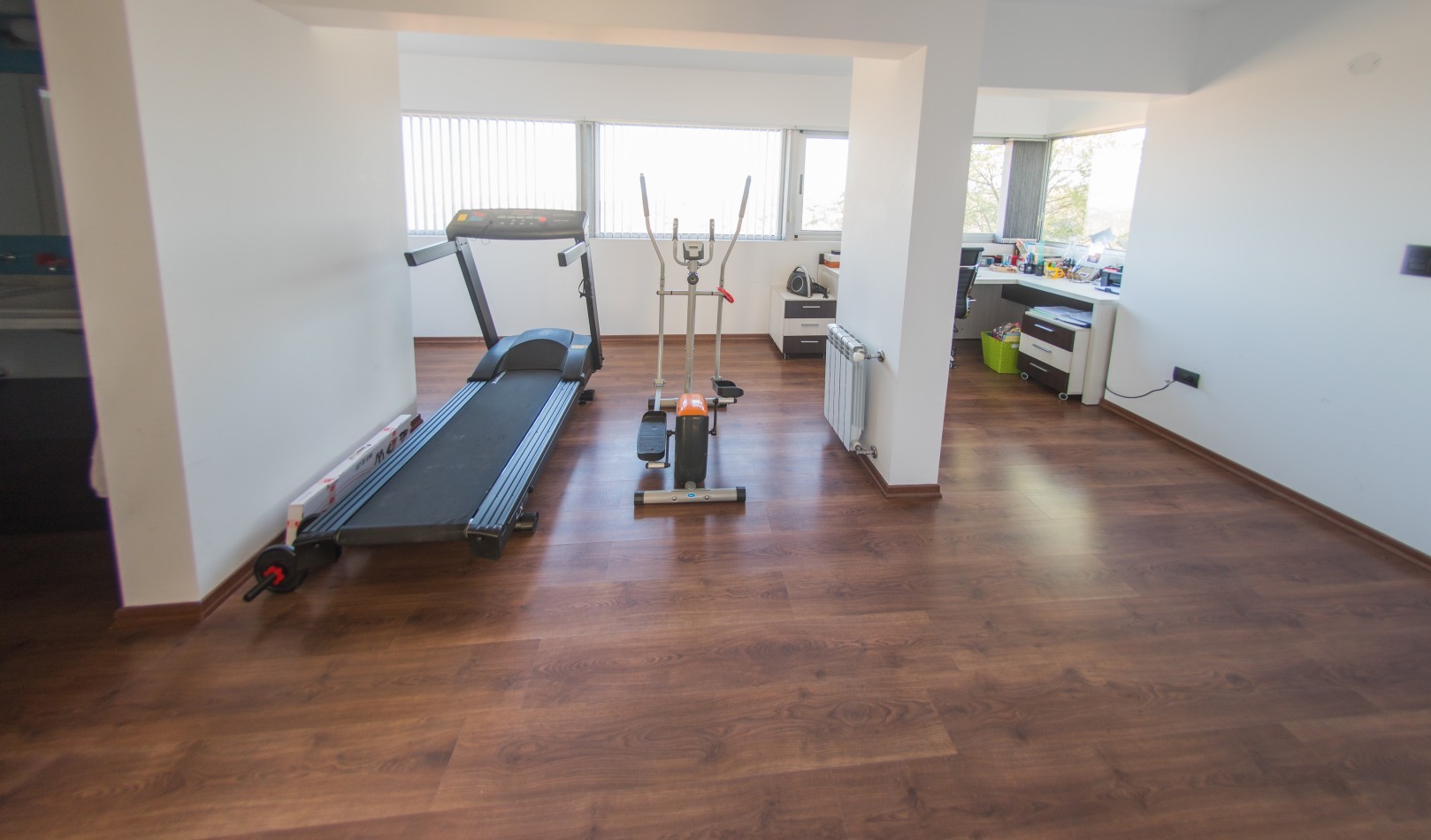 Alquiler Casa de 3 dorm. Semi-Amoblada en Country Tierralta - Barrancas del Sol Este