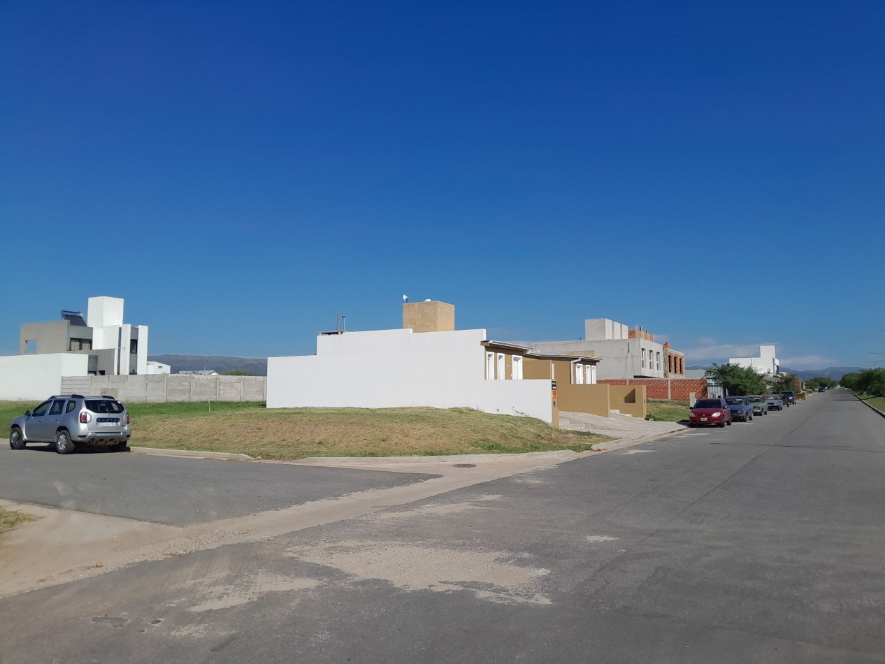 VENTA | LOTE ESQUINA 360 m² - B° Tres Gracias, 2° Etapa